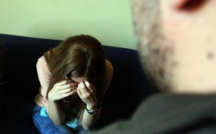Horor u BiH: Mladić pretukao maloljetnu djevojku, govorio joj da odabere mjesto gdje će je ubiti