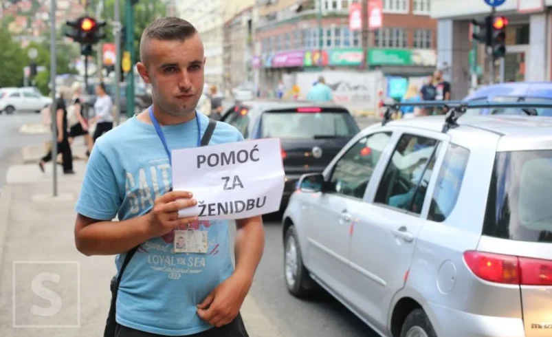 Mladić u Sarajevu prikuplja novac za ženidbu, građani ga podržavaju
