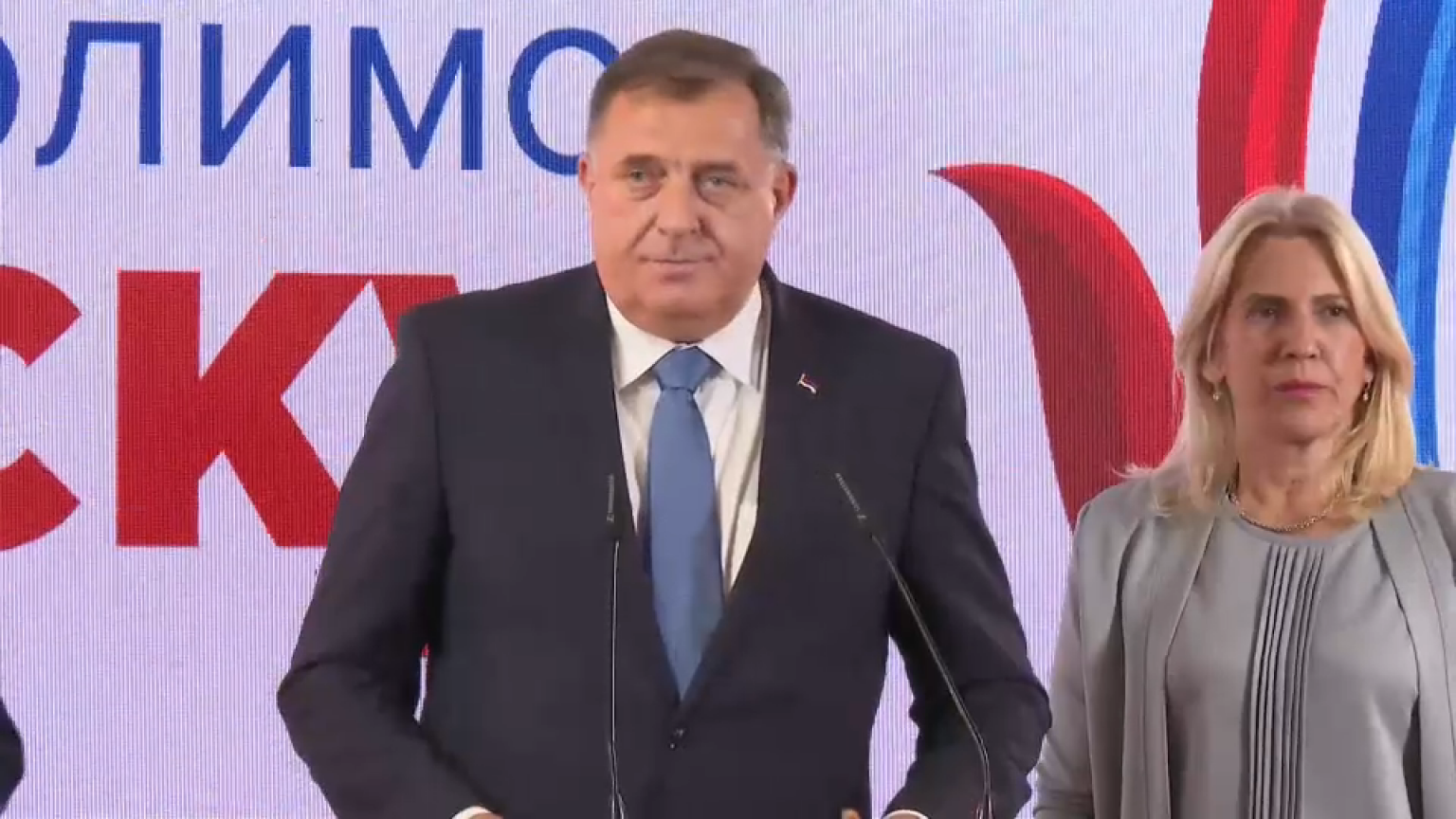 Dodik u svom elementu: Zapjevao Romaniju i proglasio pobjedu