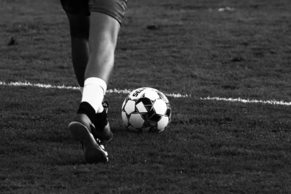 Tragedija: Mladi fudbaler preminuo usred utakmice – imao je samo 17 godina