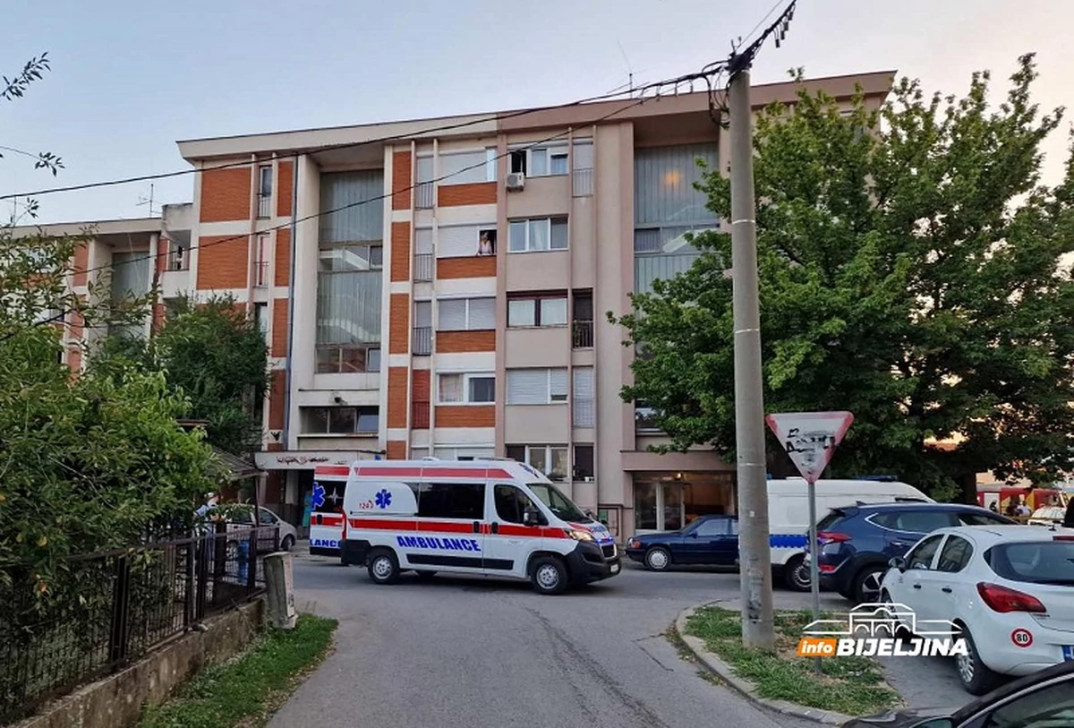 Prve fotografije sa mesta krvave drame: Užas trajao tri sata, komšije u šoku! (FOTO/VIDEO)