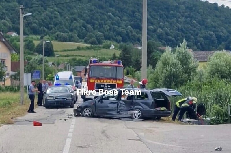 Dvije osobe poginule u stravičnom sudaru u Bbihaću, učestvovala tri automobila